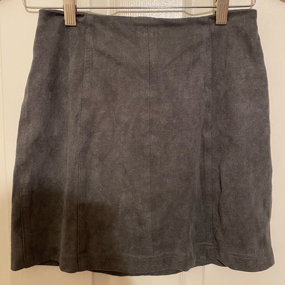 Wild Honey faux suede skirt. Pewter color. Size medium - Picture 1 of 3